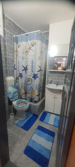 Inchiriez apart. cu 4 camere, etaj 2 din 4, Dorobanti 1, langa Sc. 7 - 6