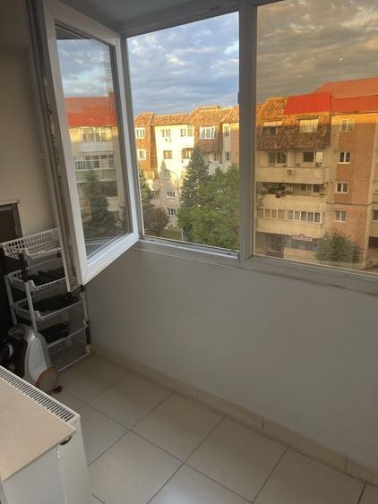 Vand apartament 3camere central targu jiu - 1