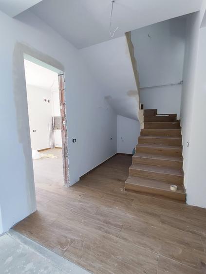 FARA COMISIOANE CASA TOP 5 camere P+1+ M 3 bai incalzire pardoseala LA CHEIE - 40