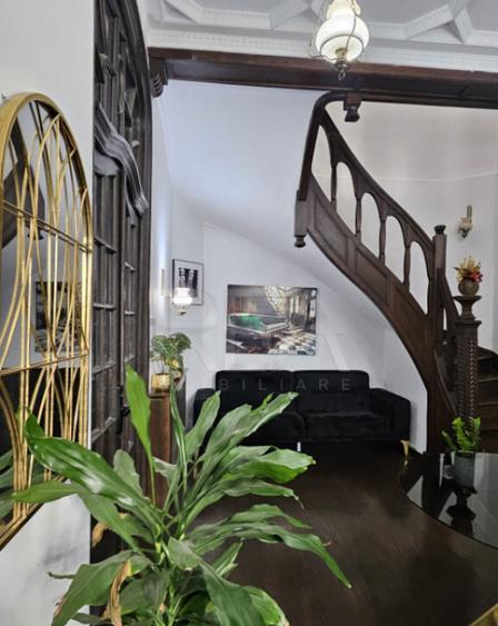 Casa de birouri de inchiriat 11 camere - 17