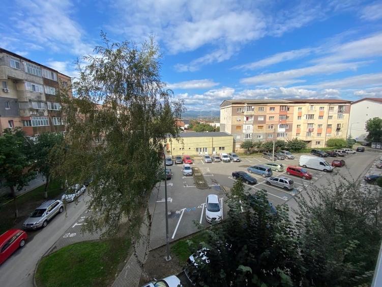 Apartament, Alba Iulia, zona Ampoi 2 - 12