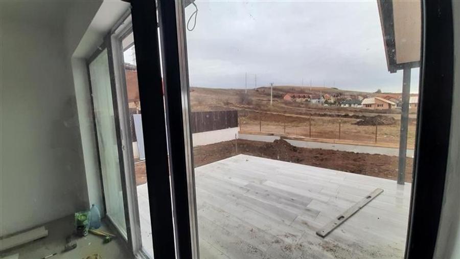 Casa de vanzare , 4 camere,5 arii teren, Sancraiul de Mures, semifinisat - 9