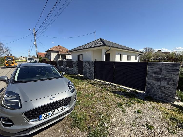 Ofer spre Vanzare Casa 3 Camere Stil Mediteranean la intrare in Lazuri - 1