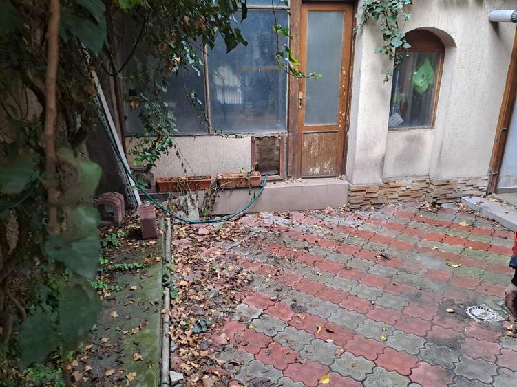 Drumul Sarii - Razoare, singur curte, semimobilata,  libera - 14