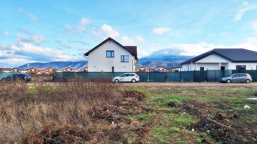 Vând teren comuna Cristian jud Brașov 714 metri patrați preț 78.000 E - 4