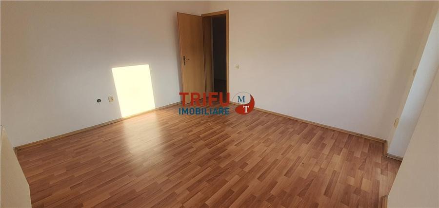 Apartament 3 camere decomandat Cetate etaj 2 - 5
