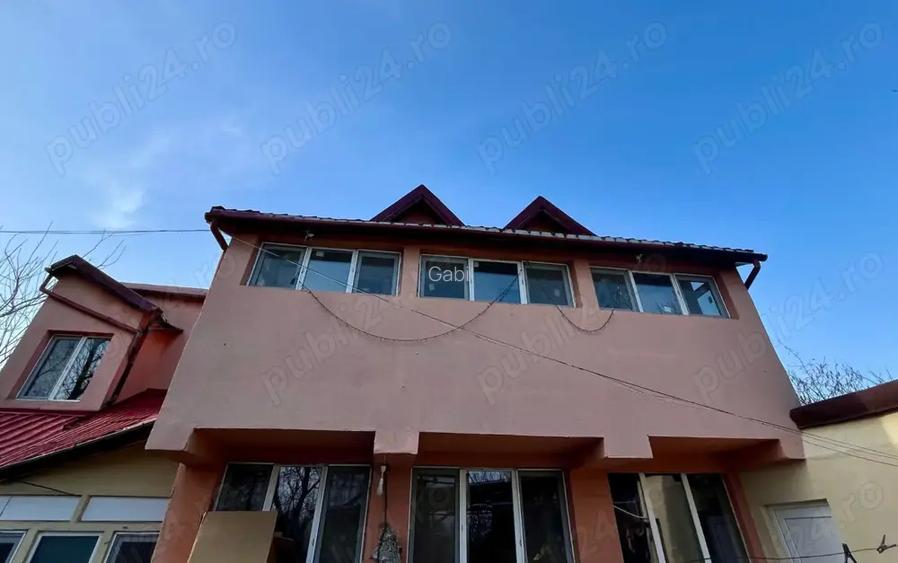Casa de vanzare 5 camere S+P+E, Movilita, zona linistita in apropiere de lac, 40km de Bucuresti Casa de vanzare 5 camere S+P+E, Movilita, zona linistita in apropiere de lac, 40km de Bucuresti