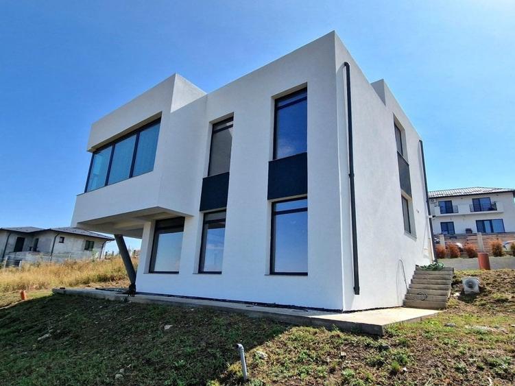 Manta Roșie, casă nouă în stil cubic,  priveliște deosebită spre oraș - 2