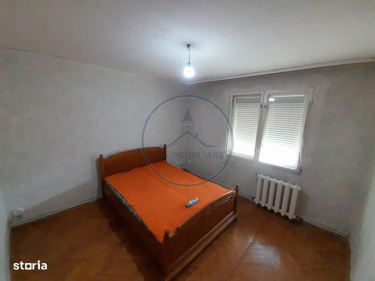 Apartament cu 4 camere, mobilat în Independenței