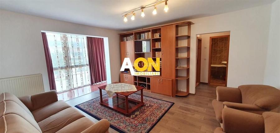 Apartament cu 3 camere semidecomandat, mobilat în Cetate Apartament cu 3 camere semidecomandat, mobilat în Cetate