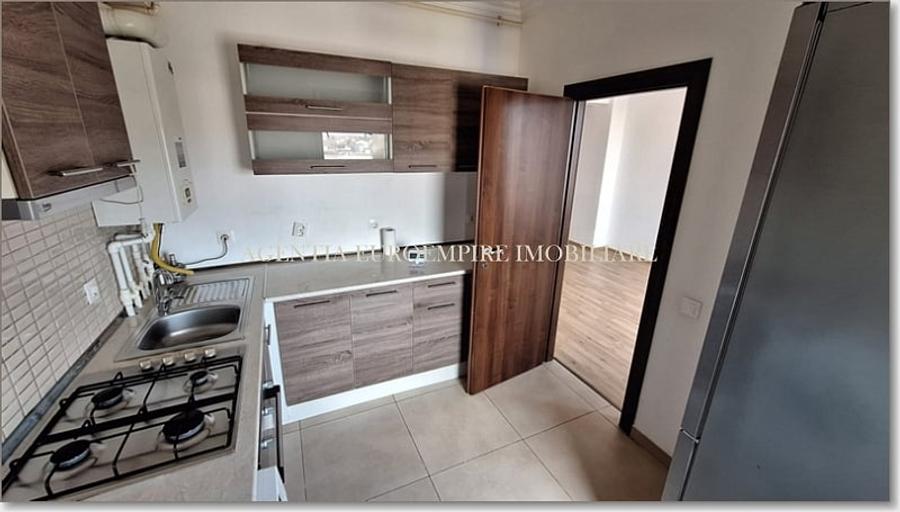 Apartament de vanzare in Constanta, Km 5 - 3 camere decomandat - 11