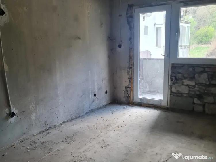 Apartament 4 camere de vanzare Competrol - 2