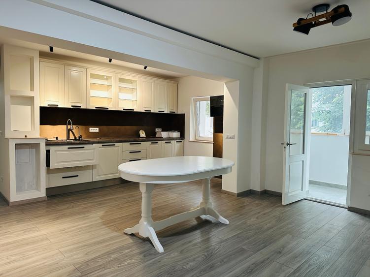 Total Renovat /Termic/Electric Etaj  1 - 1