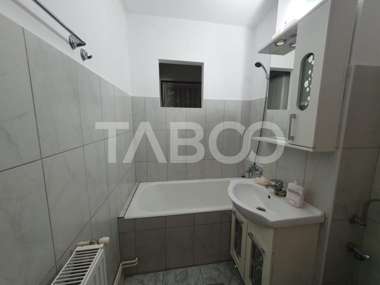 Apartament 2 camere de vanzare decomandat etaj 2 zona 1 Decembrie - 6