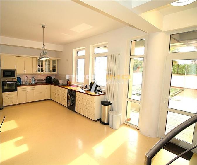 Vila exclusivista P+2E la cc.500m. de Plaja Alezzi - 9