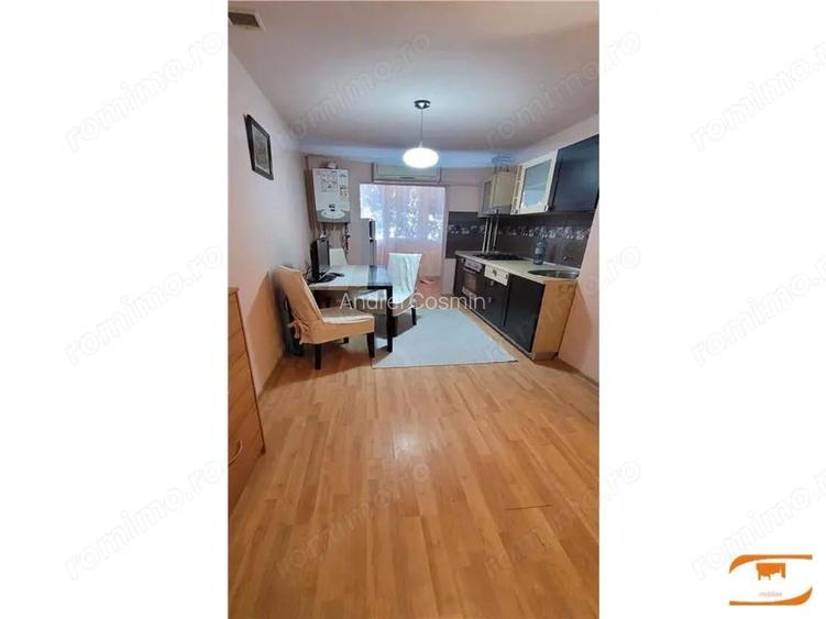 Apartament 4 camere Soarelui la parter cu balcon