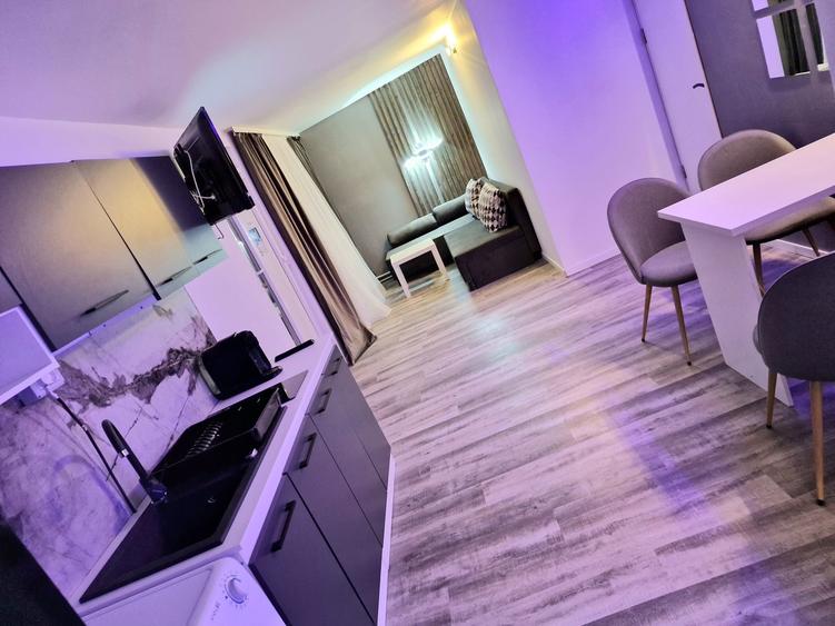 Inchiriez apartament 3 camere plus terasa centru Predeal - 2