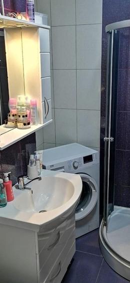 Gaesoniera moderna- Langa Coresi Mall- str 13 Decembrie - 7