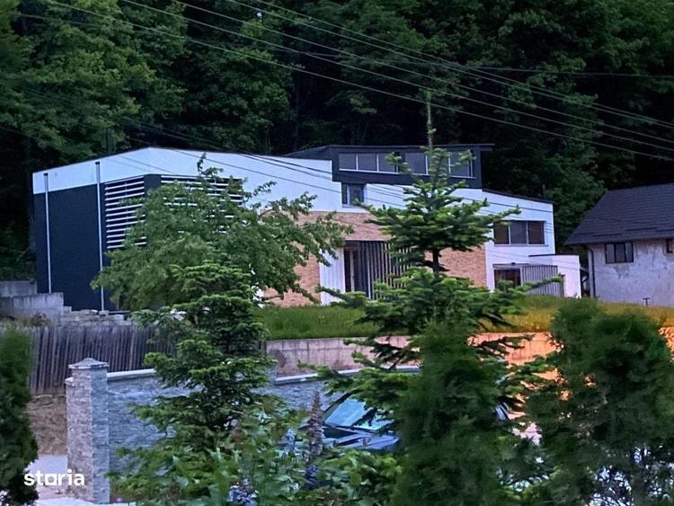 Casă cu 4 camere cu Teren 997 Mp în Bascov
