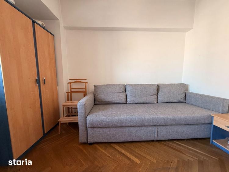 Apartament cu 4 camere în Grivița