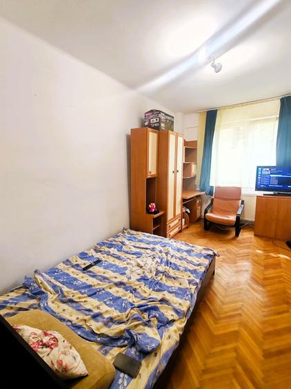 Ap 2 cam decom, mobilat clasic si utilat, curte cu spatiu verde, zona str. Horea - 7