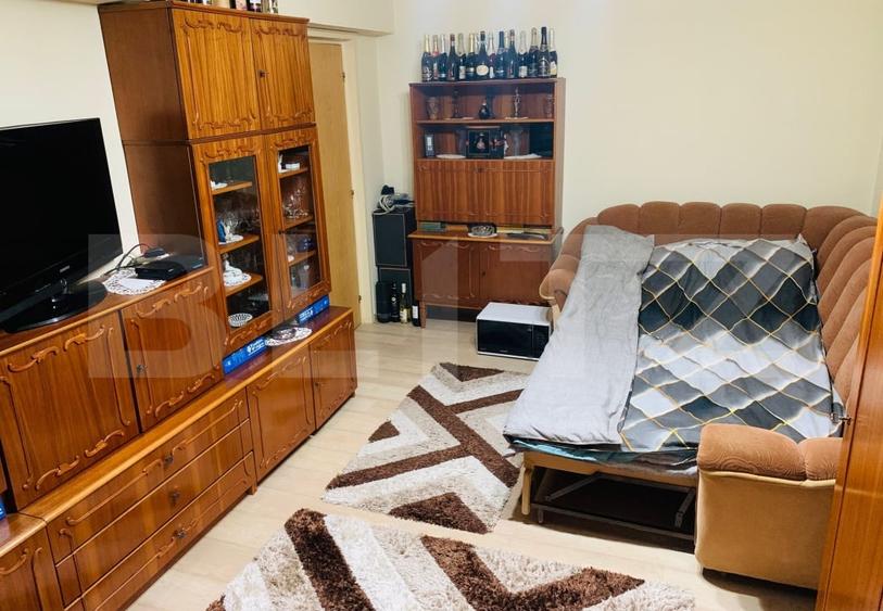 Apartament cu 3 camere decomandat, mobilat în Tudor
