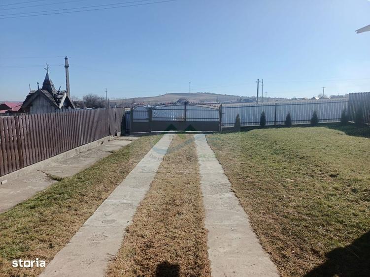 Casă cu 4 camere în Mălini