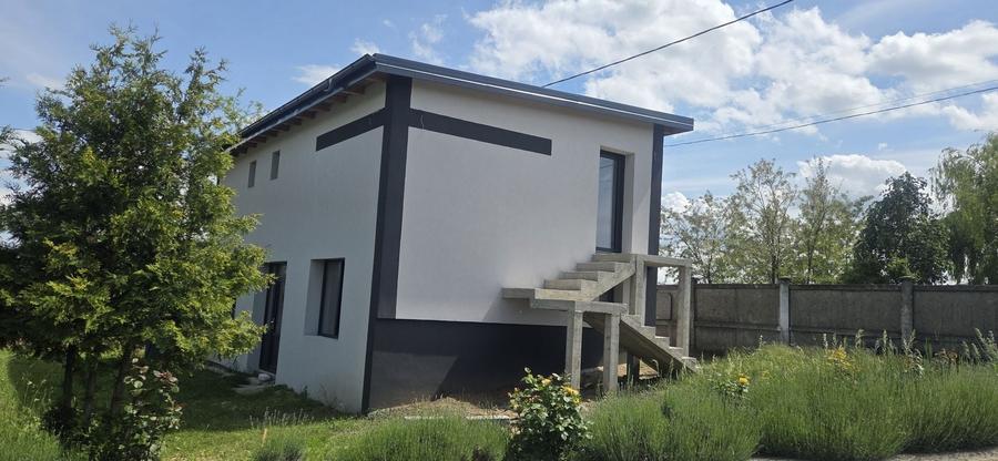 Casă cu 3 camere în Horlești