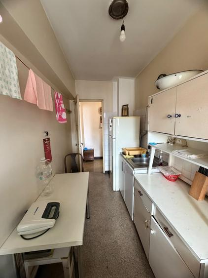 Apartament cu 2 camere semidecomandat, mobilat în Calea Victoriei