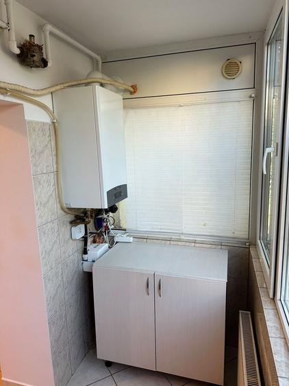 Apartament cu 3 camere decomandat, mobilat în Girocului