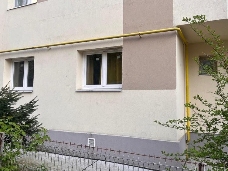 Apartament cu 4 camere semidecomandat în Pantelimon
