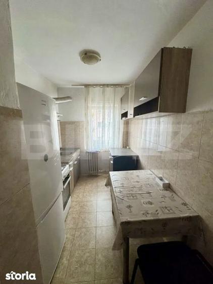 Garsonieră decomandată în Girocului