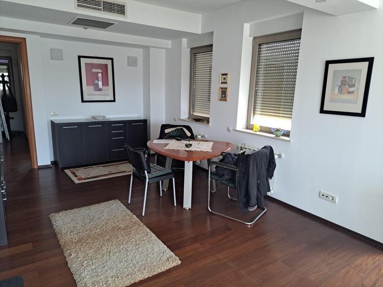 Apartament cu 2 camere semidecomandat în Capitale