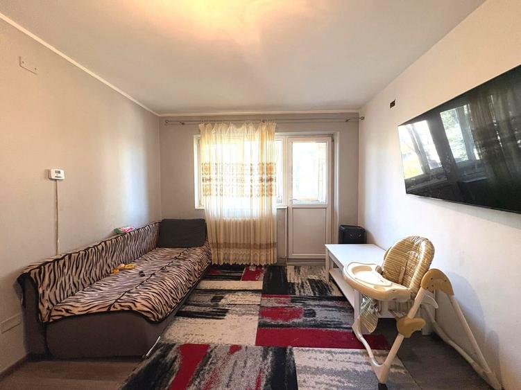 Apartament cu 2 camere semidecomandat în Dumbrava 2