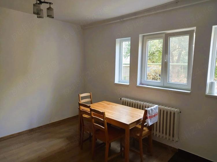 Casă cu 1 camere cu Teren 576 Mp în Domenii
