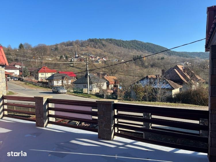 Casă cu 4 camere în Teșila