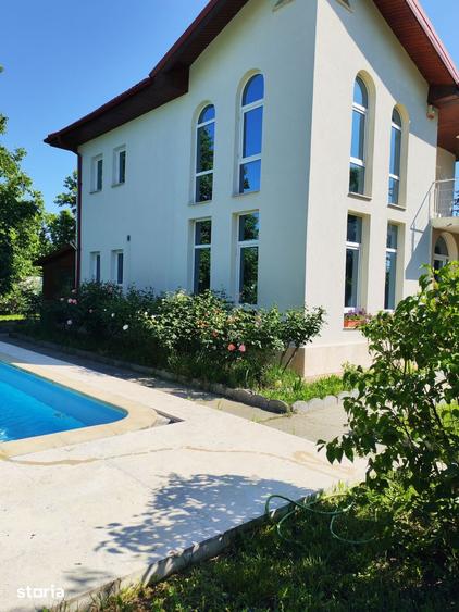Casă cu 5 camere cu Teren 1500 Mp în Snagov