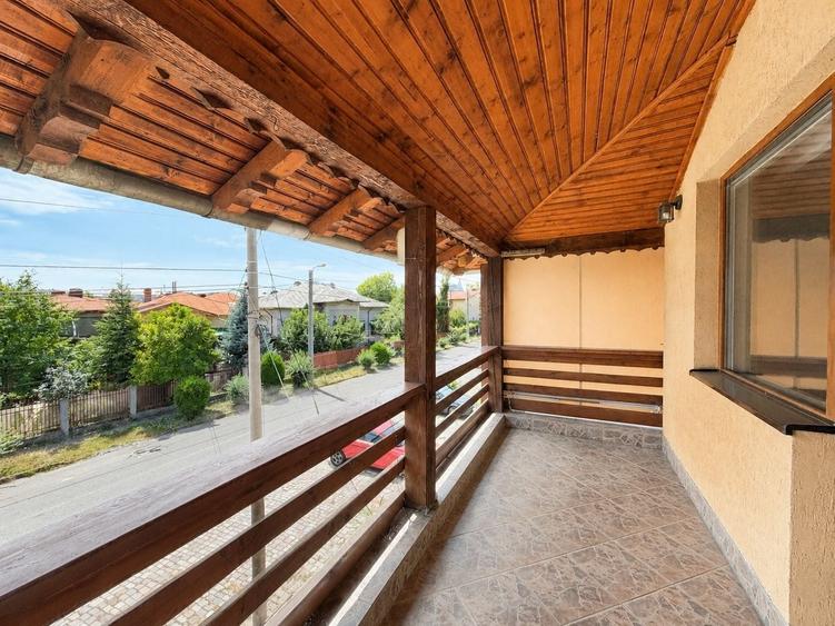 Casă individuală cu 4 camere cu Teren 234 Mp în Central