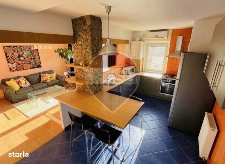 Apartament cu 4 camere decomandat în Ștrand