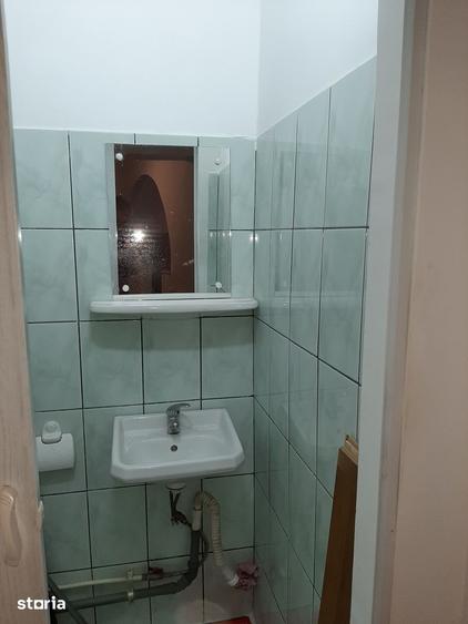 Apartament cu 3 camere semidecomandat în Micro 16