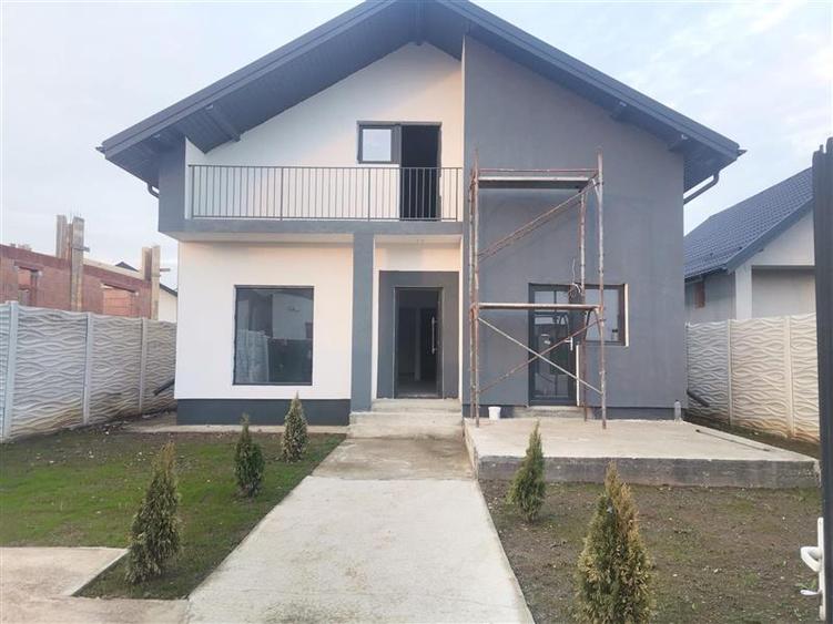 Casă individuală cu 3 camere cu Teren 320 Mp în Central