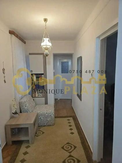 Apartament cu 3 camere decomandat, mobilat în Central