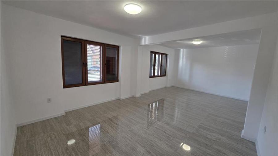 Spațiu comercial, de 130 mp, în Răcășdia