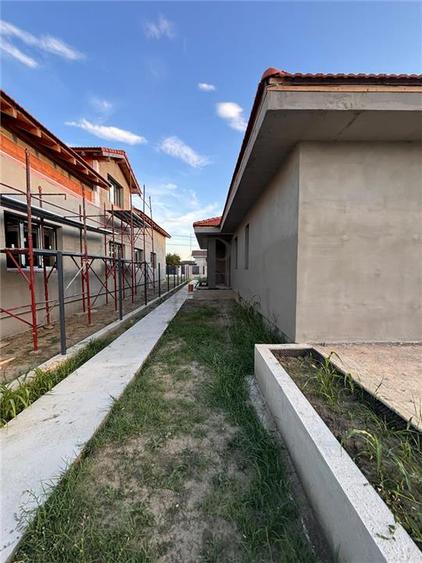 Duplex cu 3 camere cu Canalizare în Moșnița Nouă
