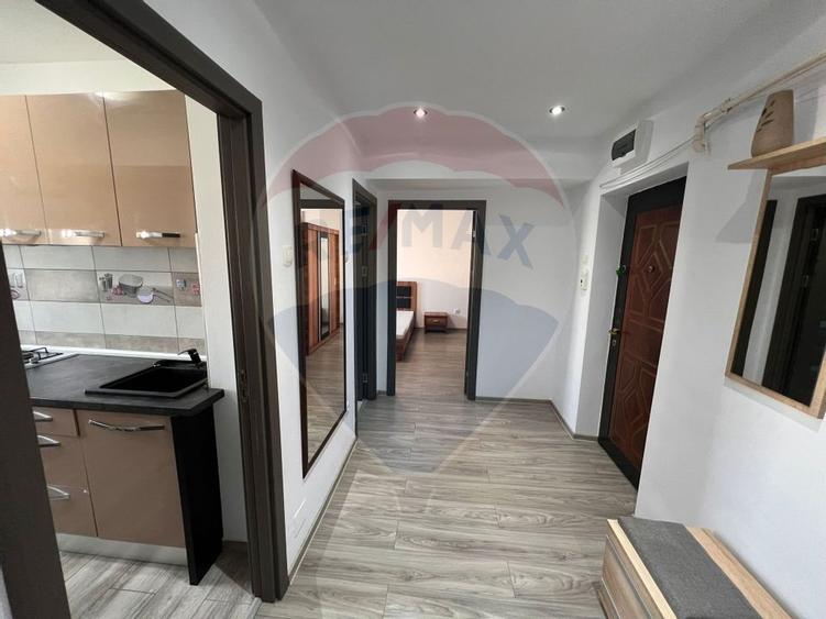 Apartament cu 2 camere de inchiriat- zona ultracentrala- 9 Mai - 4