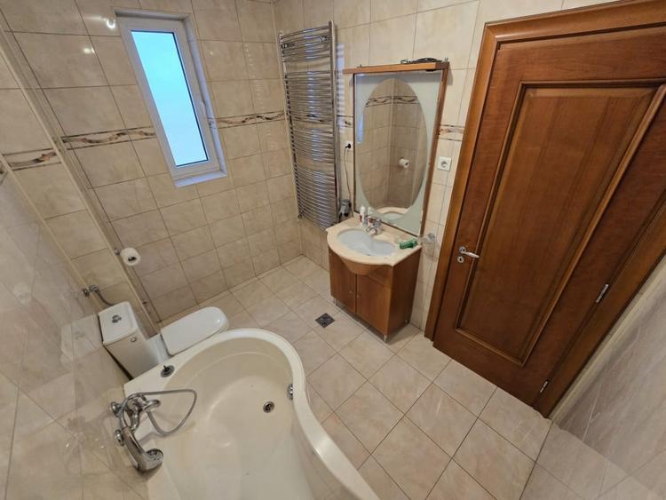 Apartament pe 2 etaje l curte de 187 mp  HERASTRAU - 4