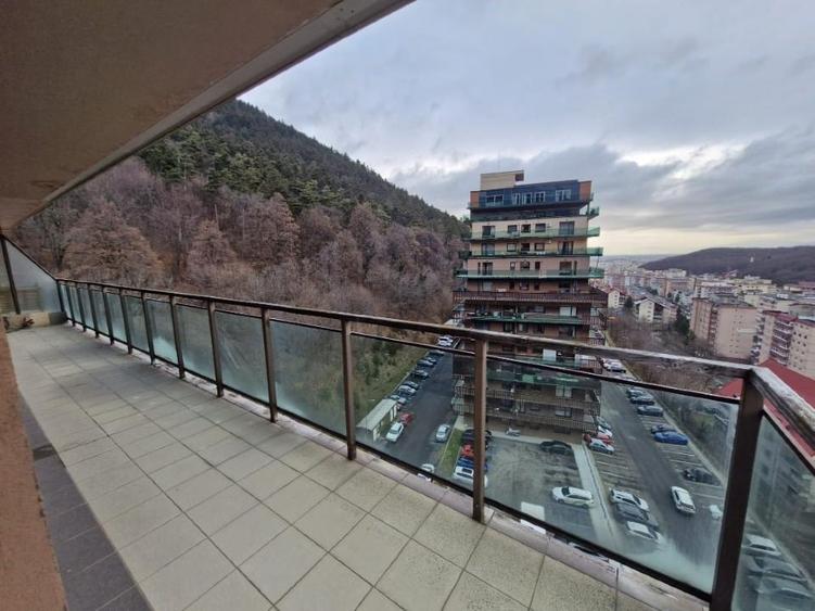 Particular ,inchiriez apartament 2 camere in Tampa Gardens 530 euro/luna - 12