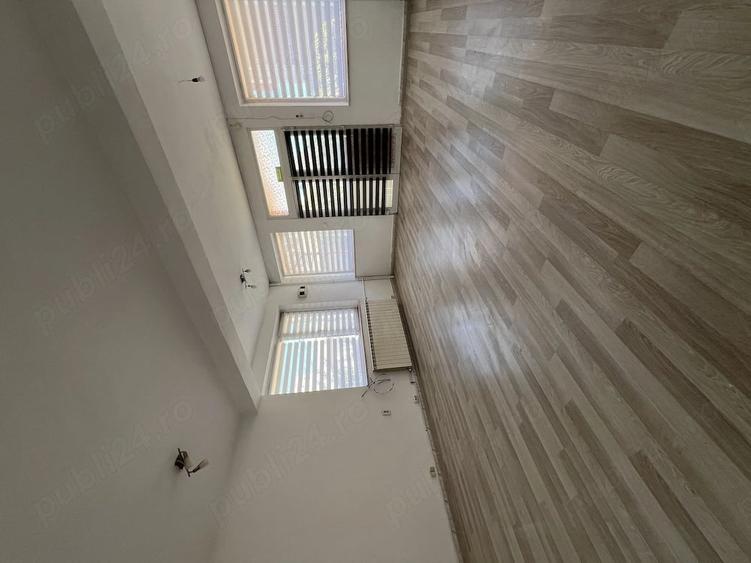 Casă cu 2 camere cu Teren 377 Mp în Republicii