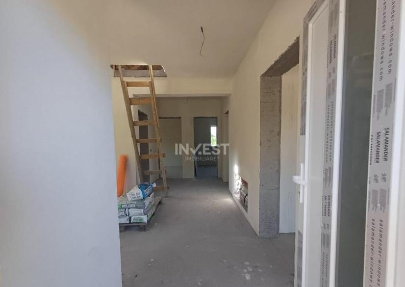 CASA INDIVIDUALA 4 CAMERE + BECI , PLACA DE BETON PESTE ETAJ - 8