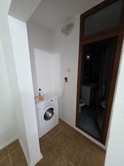 VAND sau INCHIRIEZ Apartament cu 2 Camere Decomandat Zona Ultra Centrala Langa Peco Mol - 8